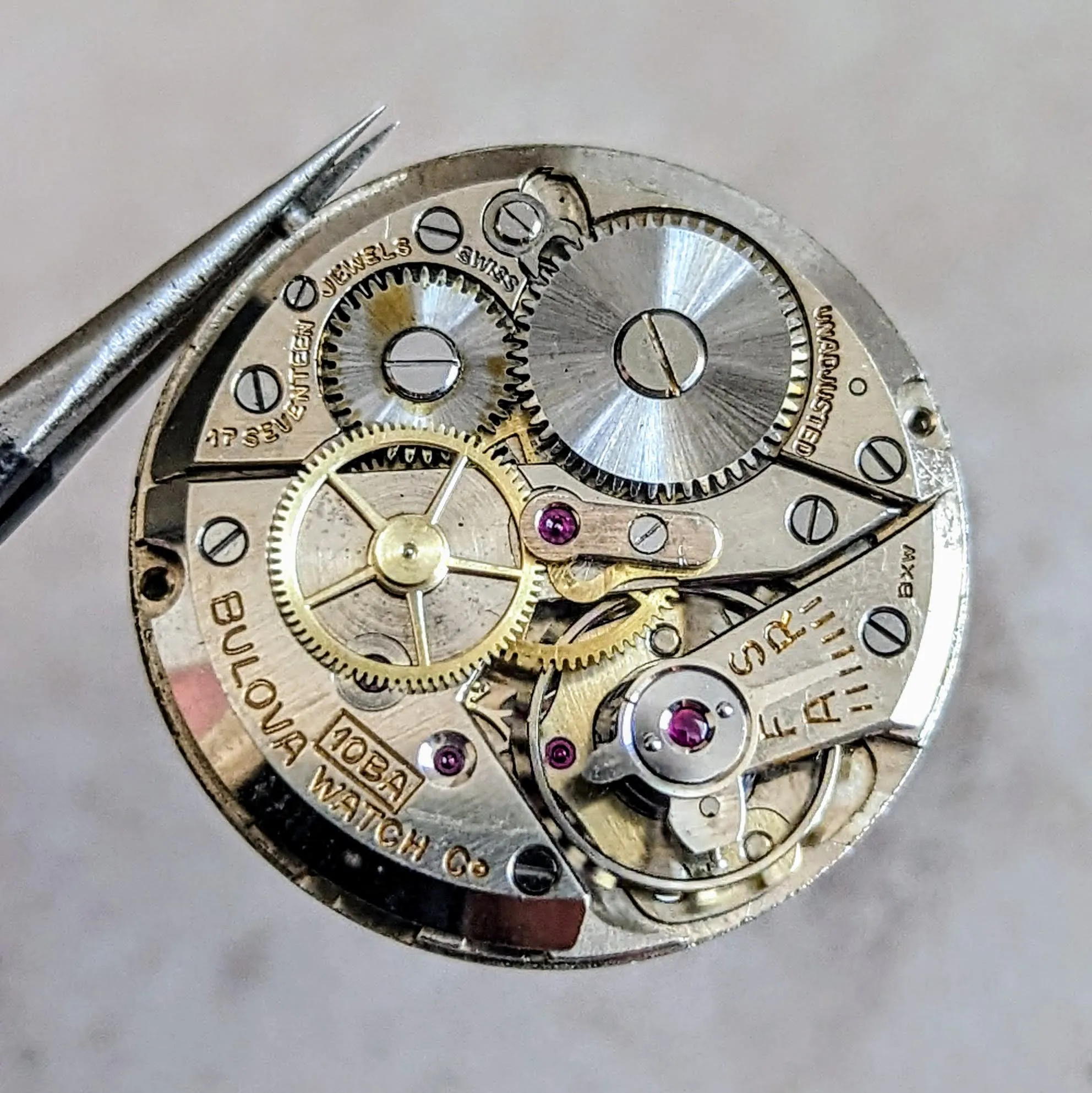 1944 BULOVA Watertite Service Wristwatch 17 Jewels Swiss Made Watch