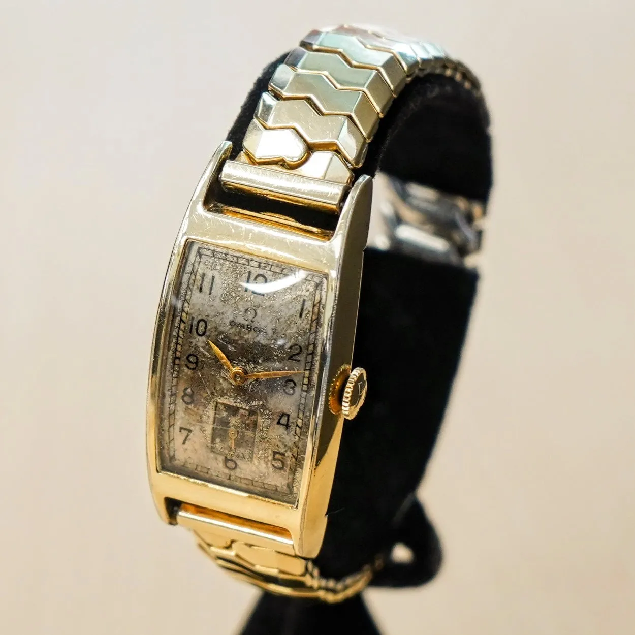 1945 OMEGA Watch 17 Jewels Cal. R17.8 Tank Case Vintage Swiss Wristwatch 14K G.F.