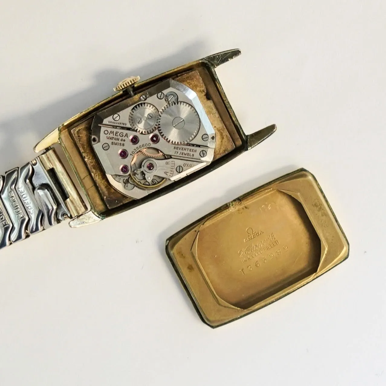 1945 OMEGA Watch 17 Jewels Cal. R17.8 Tank Case Vintage Swiss Wristwatch 14K G.F.