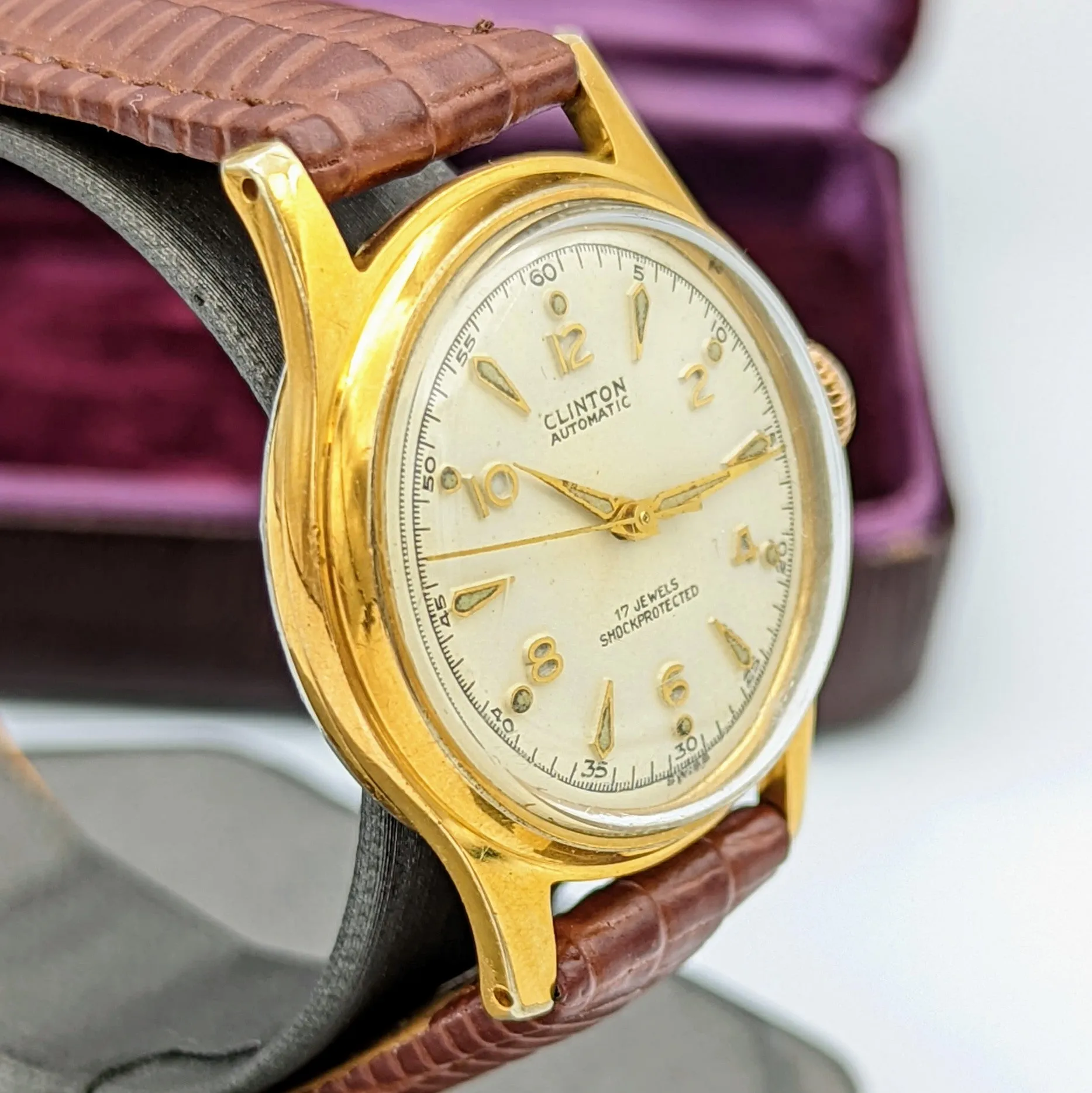 1950's CLINTON Automatic Watch Cal. 1361 17 Jewels Schockprotected Swiss Wristwatch