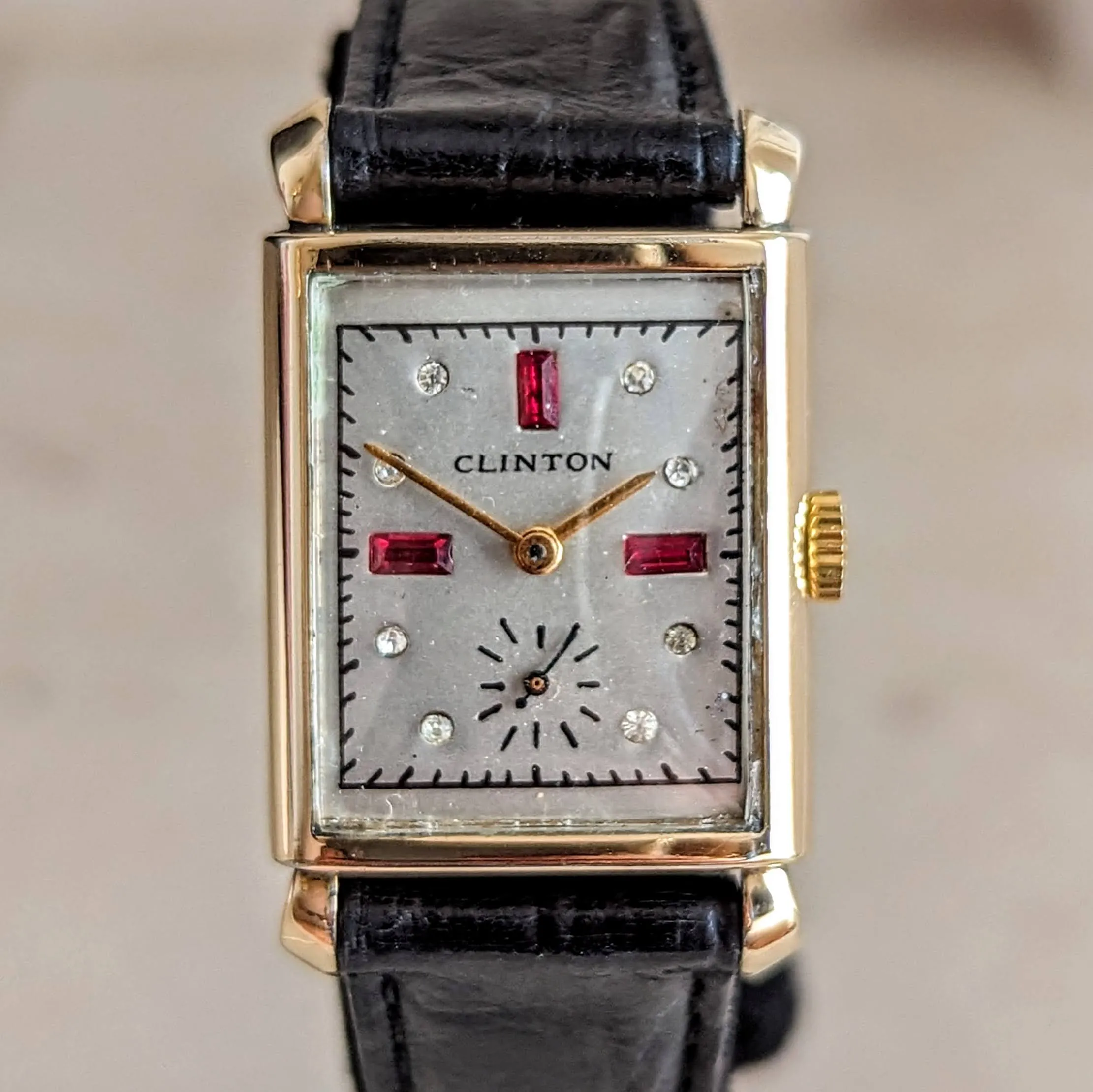 CLINTON Dress Wristwatch 17 Jewels Tank Case Fancy Dial Swiss Made Vintage Watch