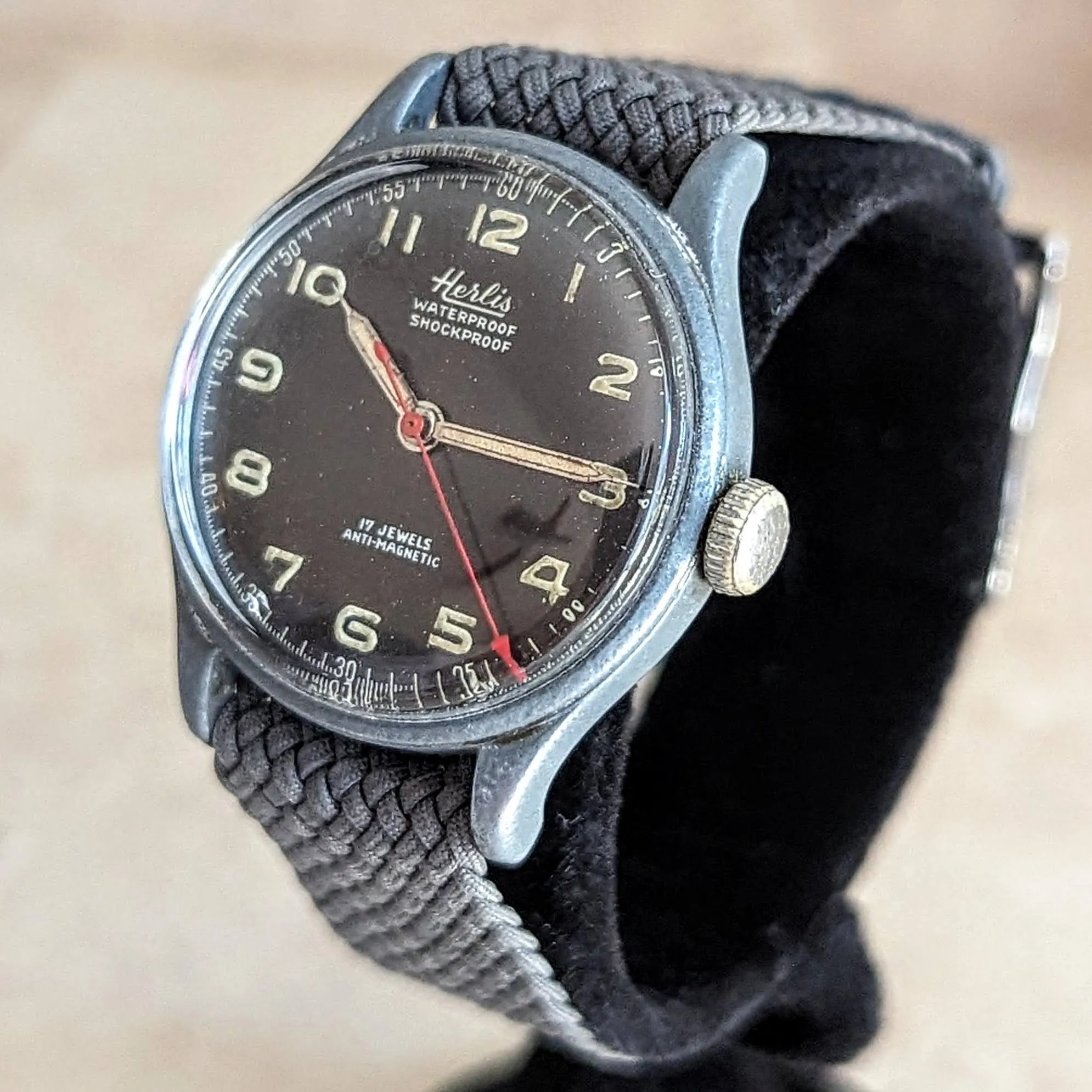 HERLIS Waterproof Military Wristwatch 17 Jewels Anti-Magnetic Swiss Made Watch