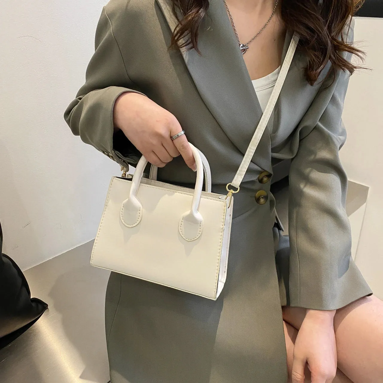Laurel Minimalist Leather Bag