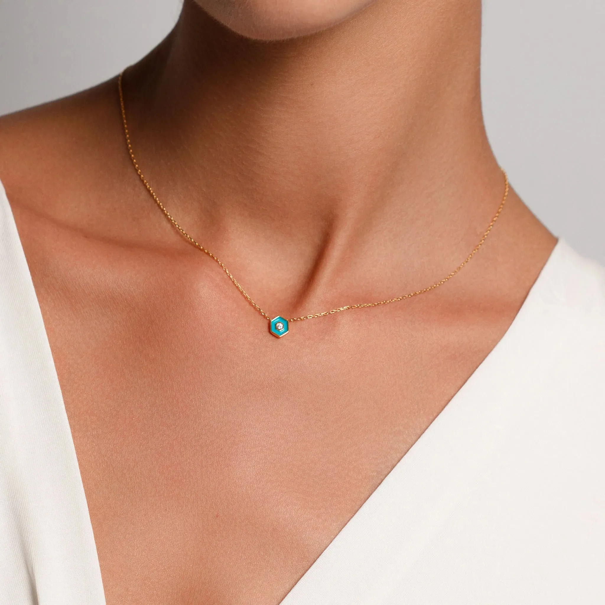 Minimalist Vivid Neclace