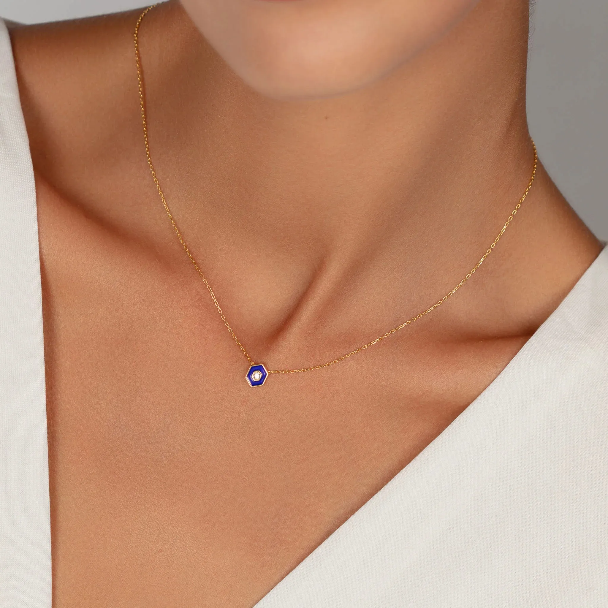Minimalist Vivid Neclace