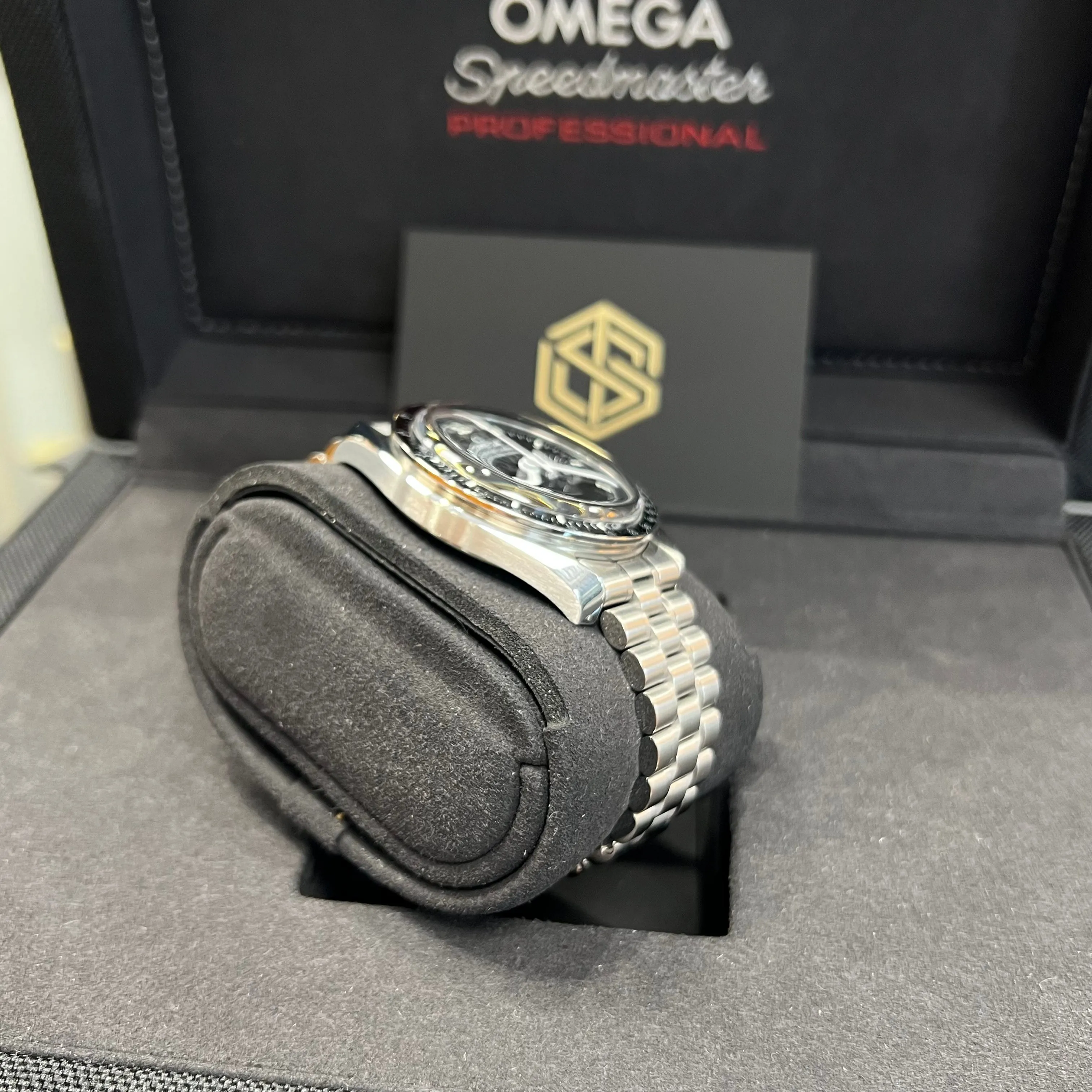 Omega 310.30.42.50.01.001 Speedmaster Moonwatch Professional 42mm 2021 Watch