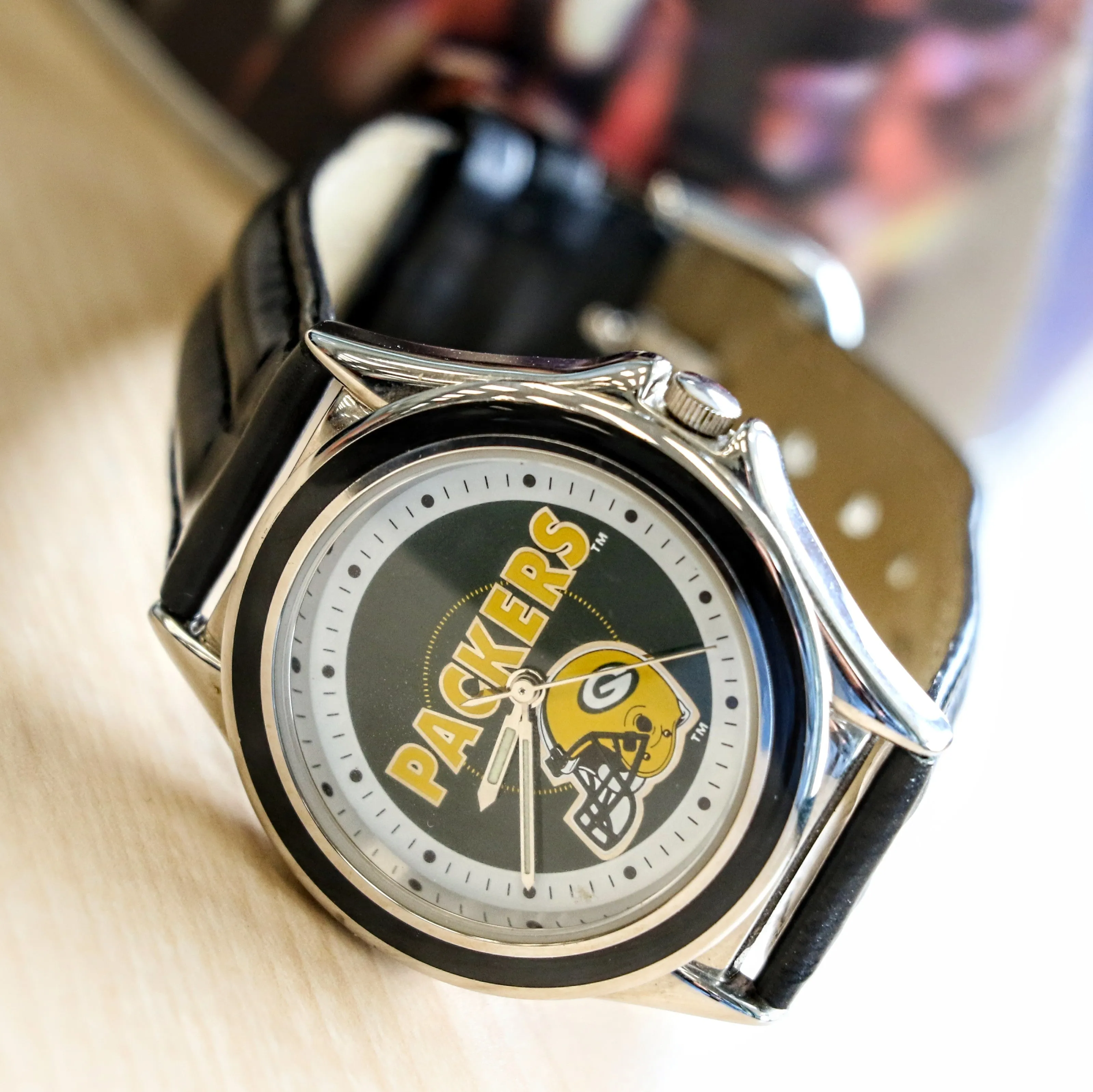 Relic NFL Team Green Bay Packers Watch - Box & Papers! Vintage Wristwatch