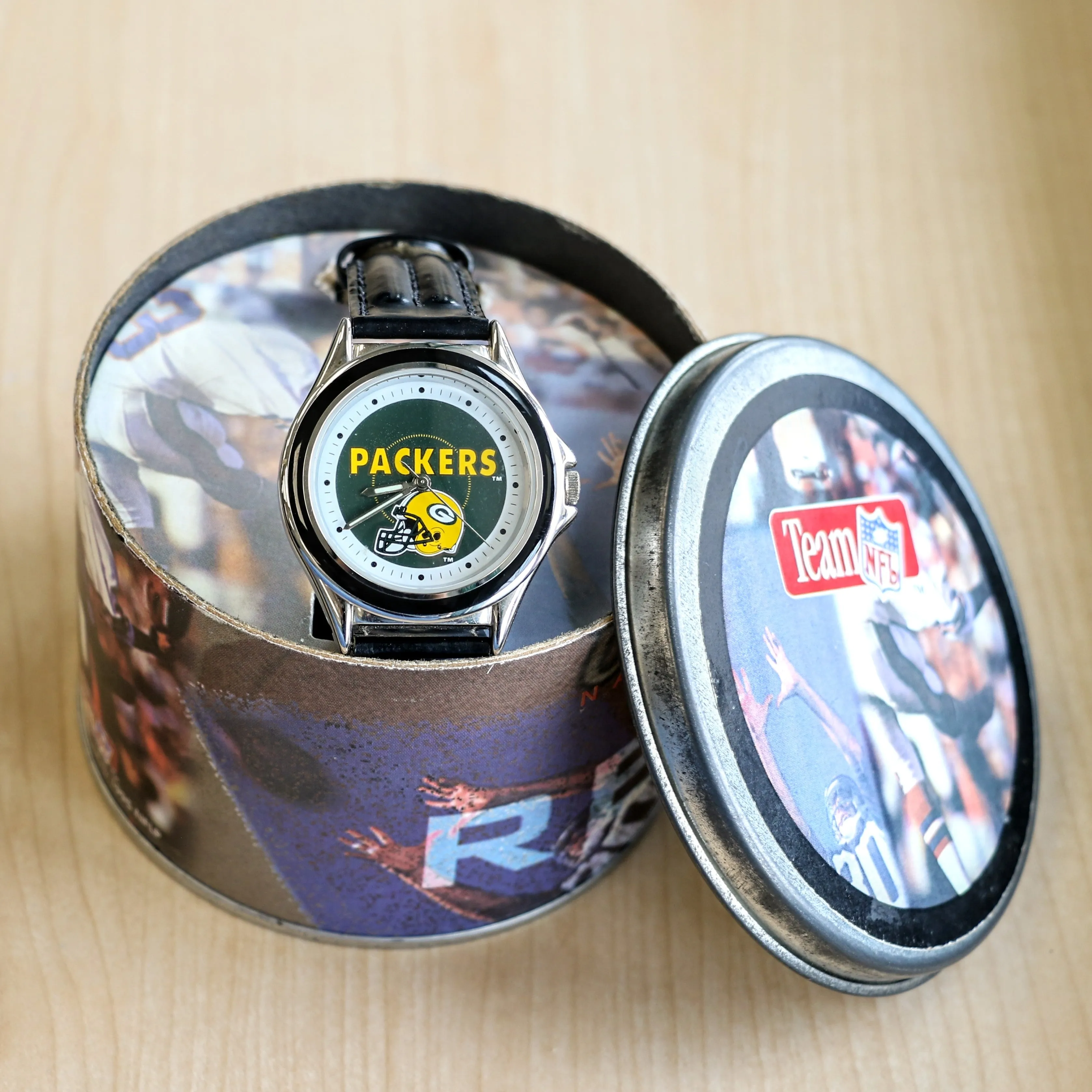 Relic NFL Team Green Bay Packers Watch - Box & Papers! Vintage Wristwatch