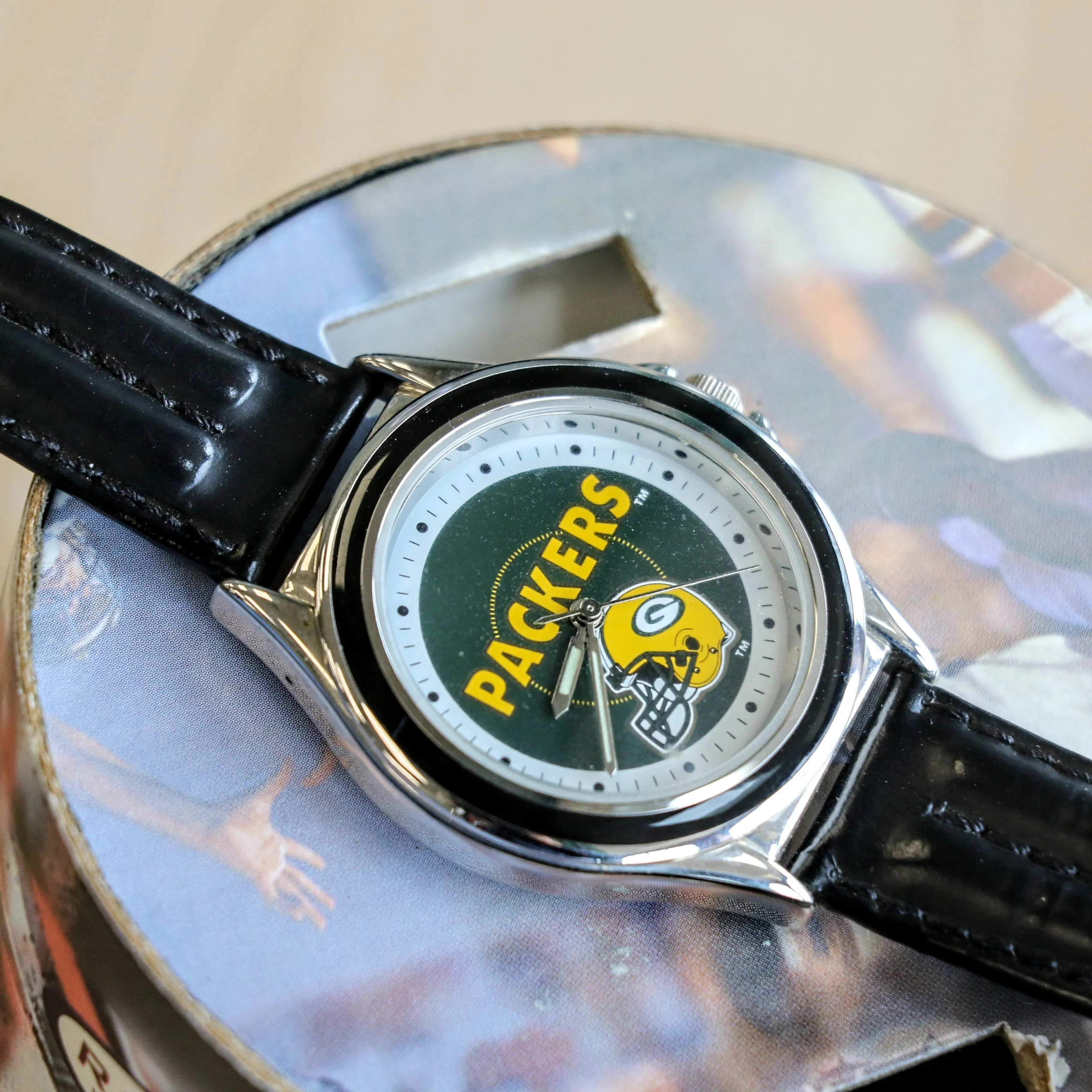 Relic NFL Team Green Bay Packers Watch - Box & Papers! Vintage Wristwatch