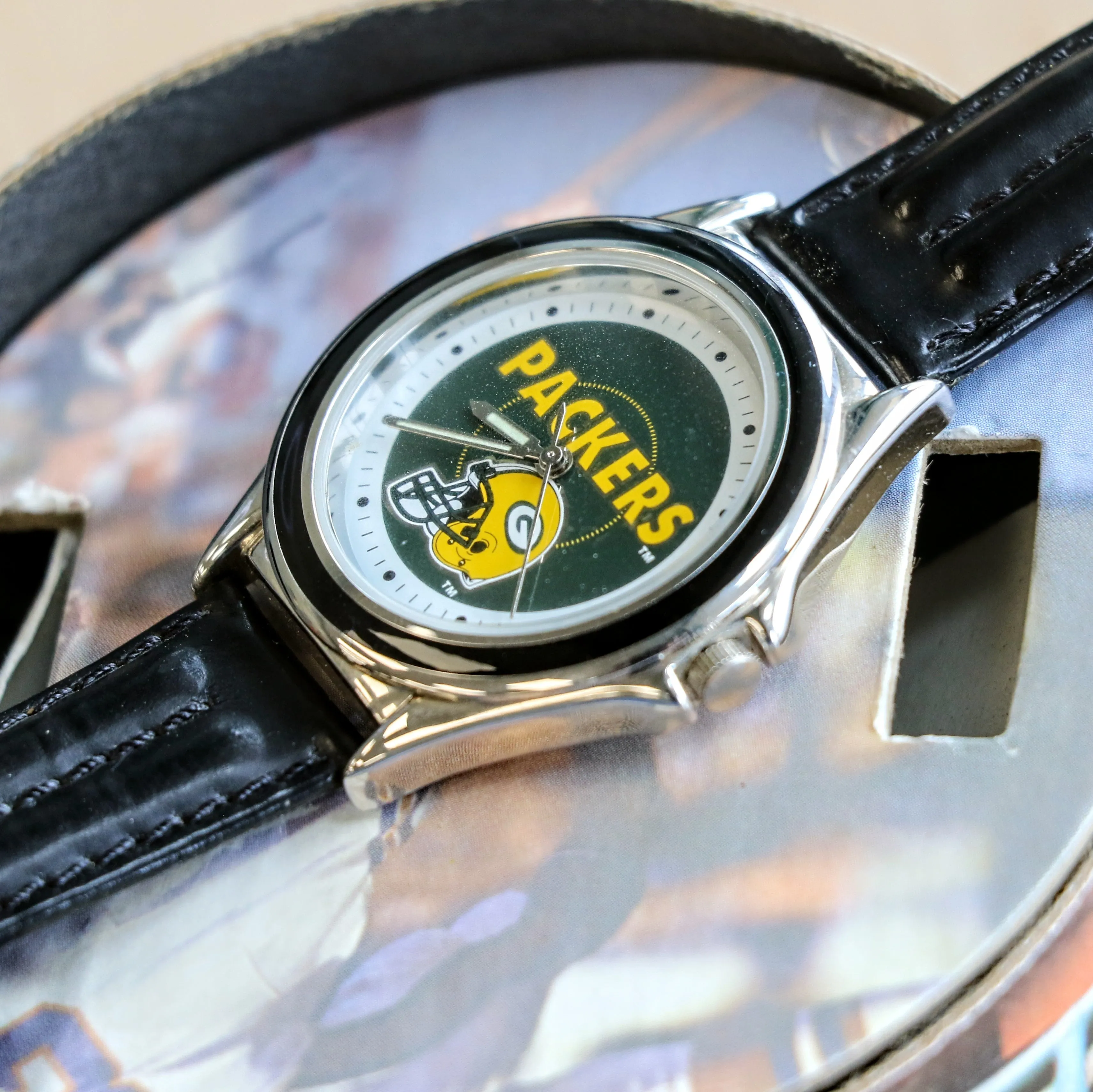 Relic NFL Team Green Bay Packers Watch - Box & Papers! Vintage Wristwatch