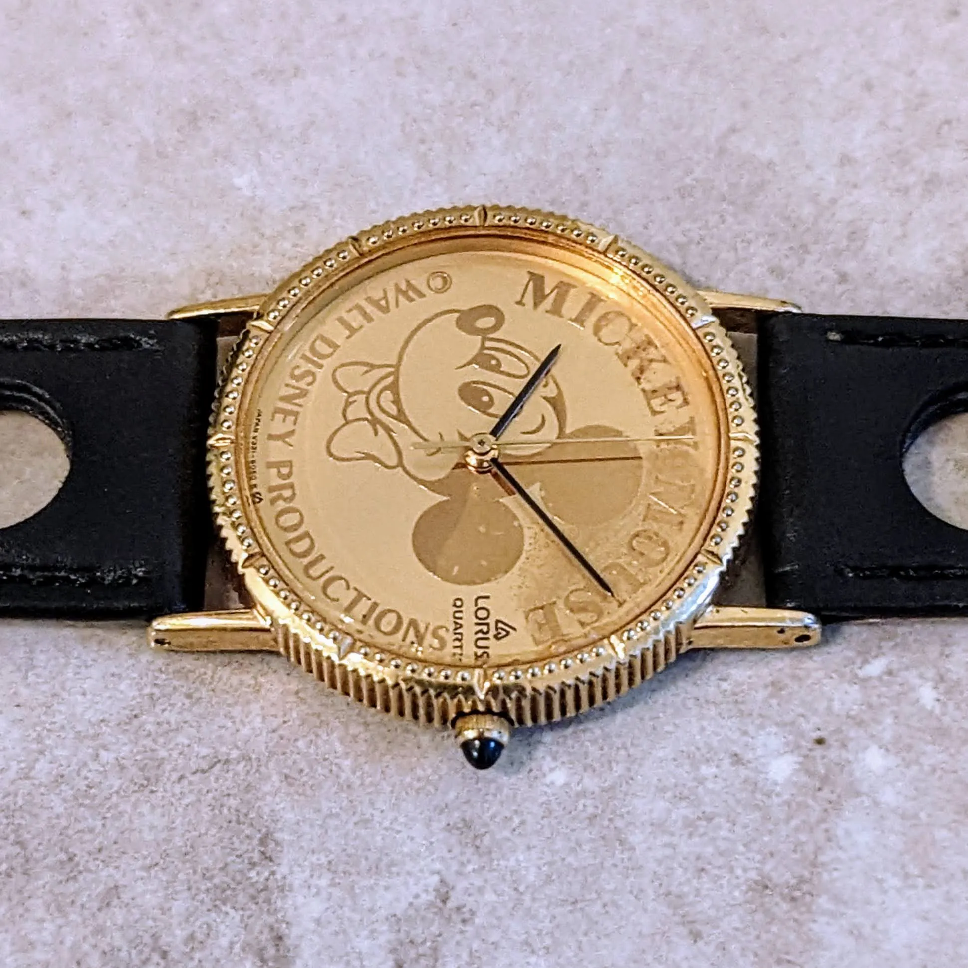 Vintage LORUS Mickey Mouse Bowtie Wristwatch Quartz Movement