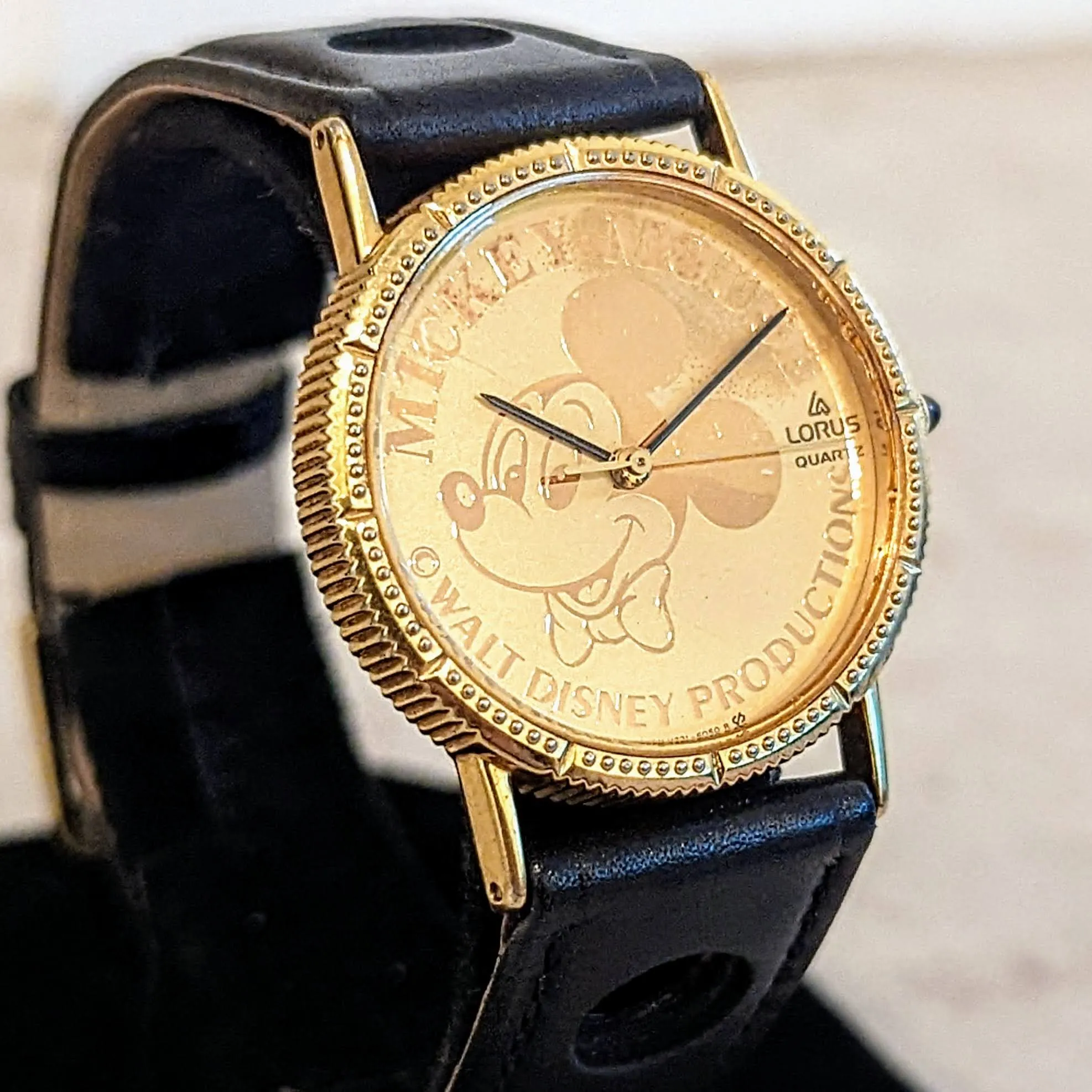 Vintage LORUS Mickey Mouse Bowtie Wristwatch Quartz Movement